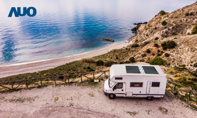 「可撓輕量化太陽光電板SunCurva」使用輕量特殊耐候型複合板取代傳統太陽能板的玻璃前板，不僅降低70%重量，每米平方僅3Kg；具有抗衝擊性能及通過電磁相容性測試，可應用於交通運輸工具，如露營車、遊艇等